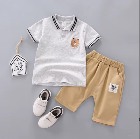 Ensemble 2 Pièces "Bear" - Polo Gris Ourson et Short Beige Casual