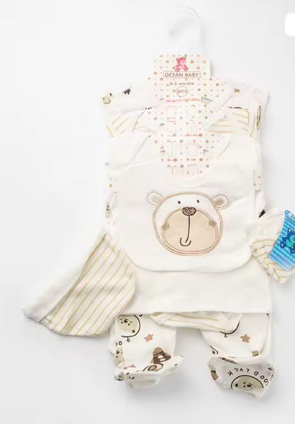 Ensemble 8 Pièces Bébé Fille "Teddy Bear Dreams" - 2 Grenouillères, Body, T-Shirt, Pantalon, Bavoir, Chapeau et Moufles