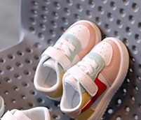 Baskets Sportswear Rétro Blanc Cassé et Rose